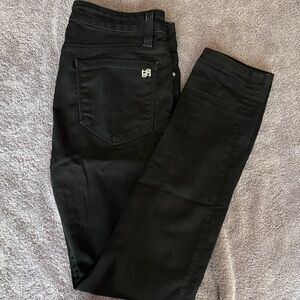 bebe Women's Classic Black Skinny Jeans